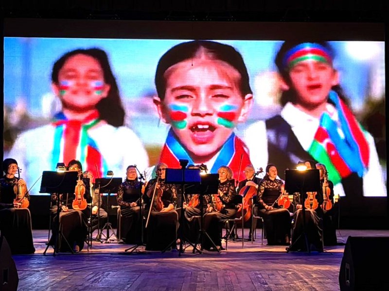Azərbaycanın peşəkar milli musiqisinin banisi Krivoy Roqda anılıb