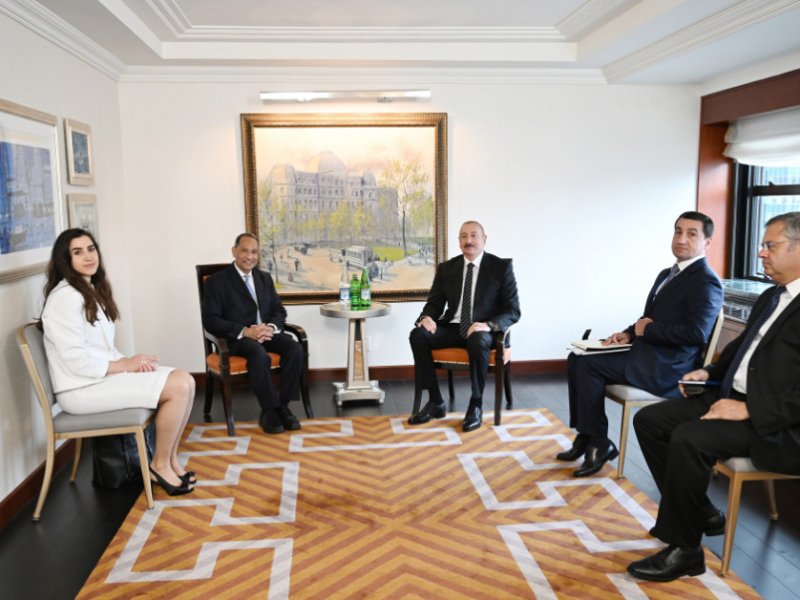 Prezident İlham Əliyev Nyu-Yorkda ABŞ Ticarət Palatasının baş vitse-prezidenti ilə görüşüb