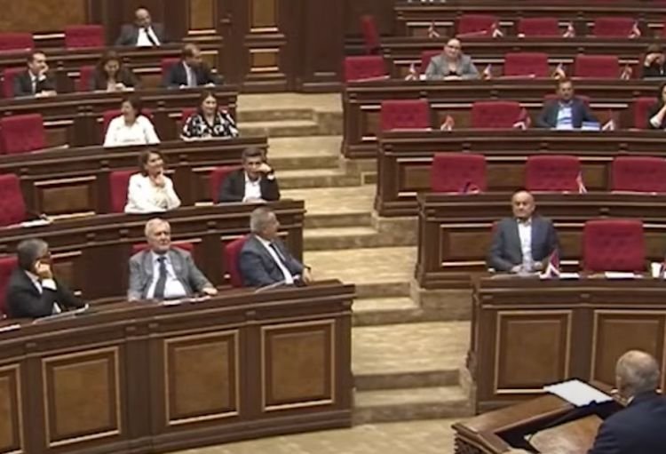 Ermənistan parlamenti Azərbaycanla sülhün bərqərar olması haqqında bəyanatı təsdiq edib