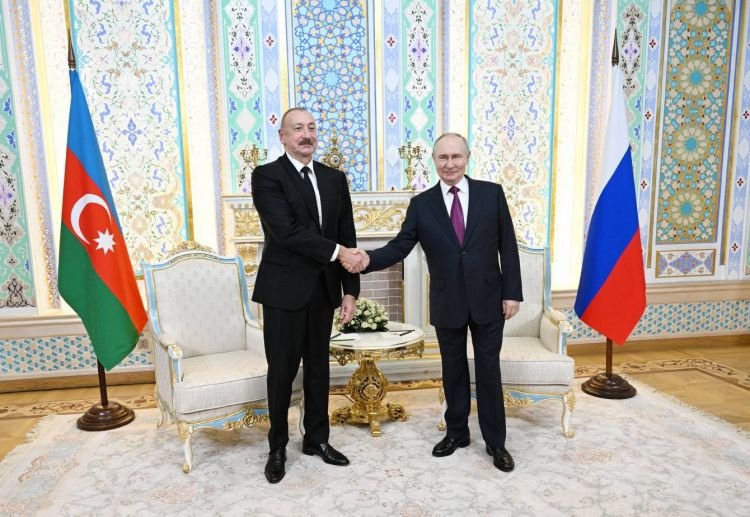 Vladimir Putin Prezident İlham Əliyevə zəng edib