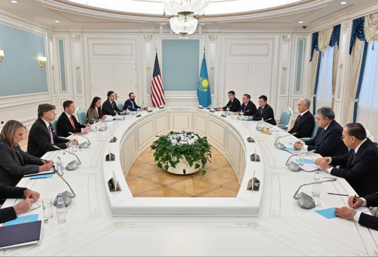 Qazaxıstan Prezidenti Donald Trampın xüsusi nümayəndəsi ilə görüşüb