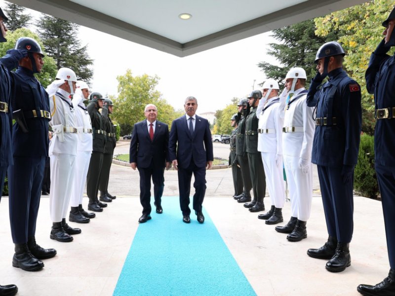 Ankarada Türkiyə ilə Azərbaycan arasında müdafiə sahəsində əməkdaşlıq məsələləri müzakirə olunub