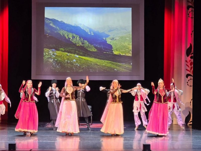 Estoniya Azərbaycan musiqisinin sehrinə bürünüb