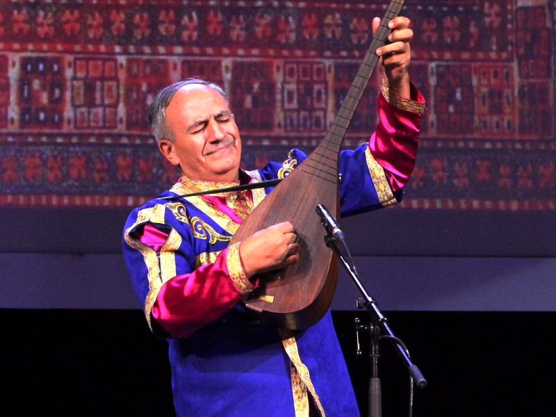 Estoniya Azərbaycan musiqisinin sehrinə bürünüb