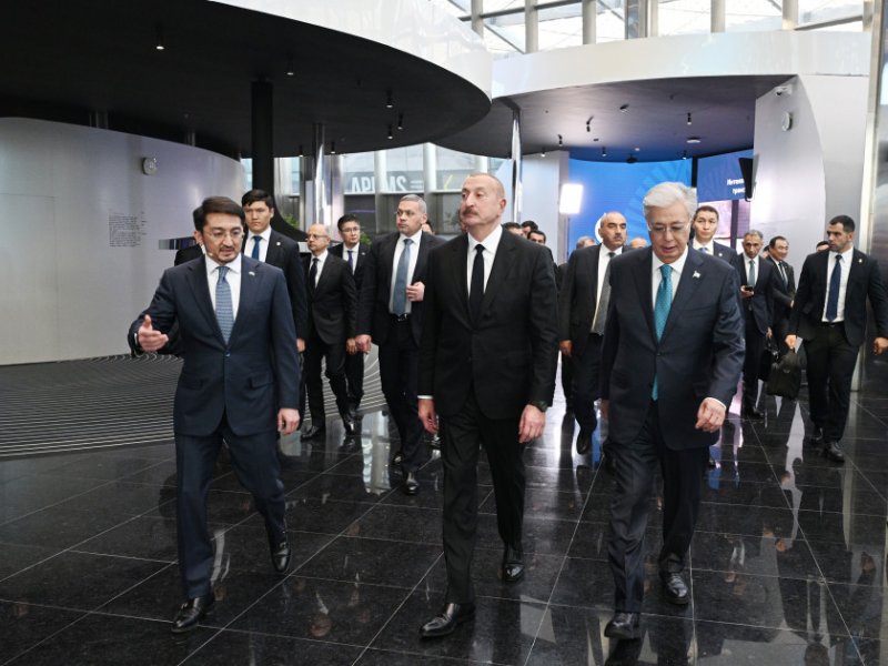 Prezident İlham Əliyev və Prezident Kasım-Jomart Tokayev Astanada “Alem.ai” Beynəlxalq Süni İntellekt Mərkəzində olublar
