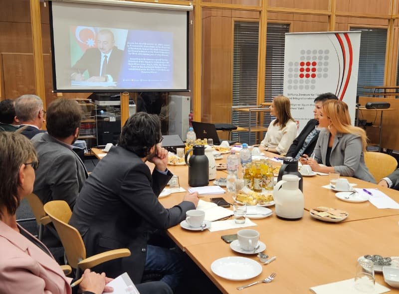 Almaniyadakı Azərbaycan icmasının üzvləri ilə bu ölkənin elm xadimləri arasında dəyirmi masa təşkil olunub