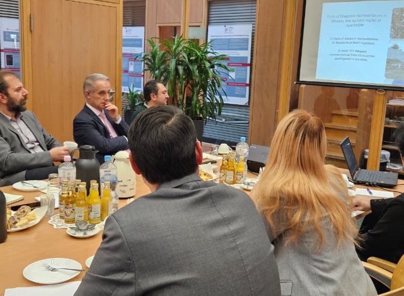 Almaniyadakı Azərbaycan icmasının üzvləri ilə bu ölkənin elm xadimləri arasında dəyirmi masa təşkil olunub