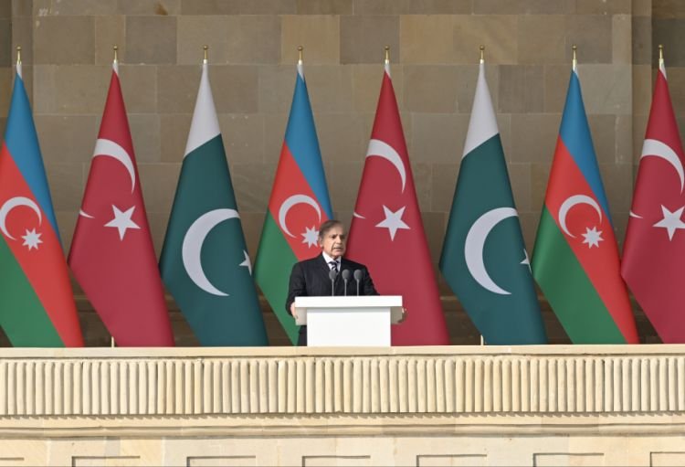 Pakistanın Baş naziri: Bu gün burada böyük vətənpərvərlik eşqi ilə möhtəşəm hadisəni qeyd edən güclü Azərbaycan xalqını görürəm