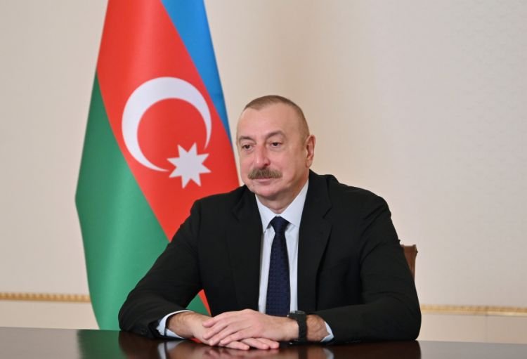 Prezident: Azərbaycan müasir dəmir və avtomobil yolları infrastrukturuna böyük sərmayələr yatırır