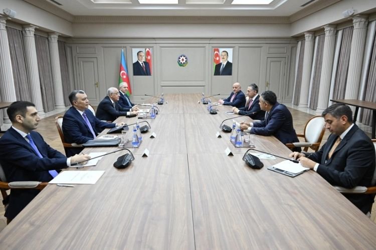 Əli Əsədov iordaniyalı nazirlə ikitərəfli əməkdaşlığın genişləndirilməsini müzakirə edib