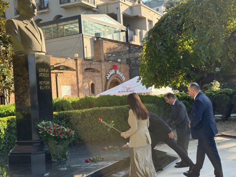 5 illik Zəfər sevinci Tbilisidə qeyd olunub