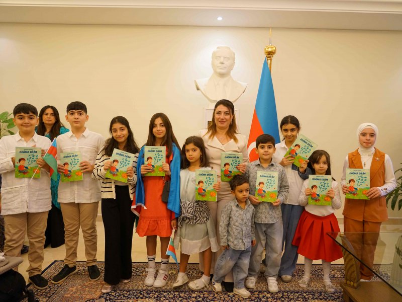 Azyaşlı soydaşlarımız üçün “Doğma dilim” kitabı təqdim olunub