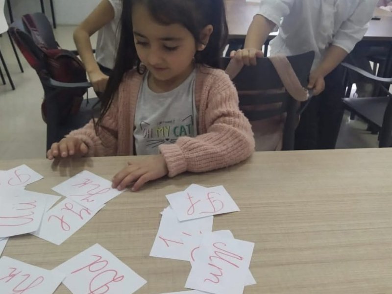 Bolnisidəki “Qafqaz Hüquq və İnteqrasiya Mərkəzi” Ümumdünya Uşaqlar Günündə fəaliyyətini təqdim edib