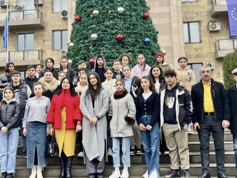 Bolnisidəki “Qafqaz Hüquq və İnteqrasiya Mərkəzi” Ümumdünya Uşaqlar Günündə fəaliyyətini təqdim edib