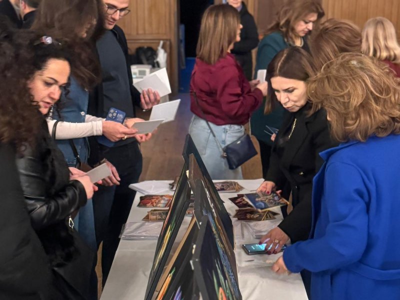 Londonda Gülnarə Cəfərin “Yeddi gözəl” sərgisi baş tutub