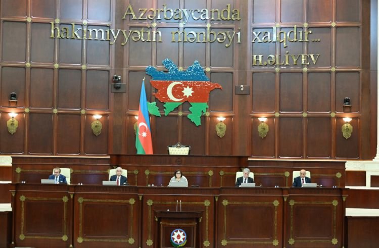 Milli Məclisin plenar iclasında 2026-cı ilin dövlət büdcəsi və büdcə zərfinə daxil olan qanun layihələri ikinci oxunuşda qəbul olunub