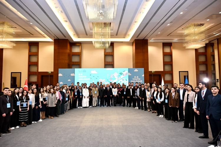 Gənclər Dialoqunun ikinci günündə D-8 Bakı Gənclər Bəyanatı qəbul olunub