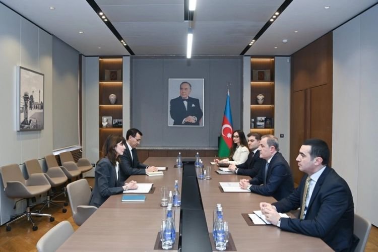 Ceyhun Bayramov diplomatik fəaliyyəti başa çatan Vladanka Andreyevanı qəbul edib