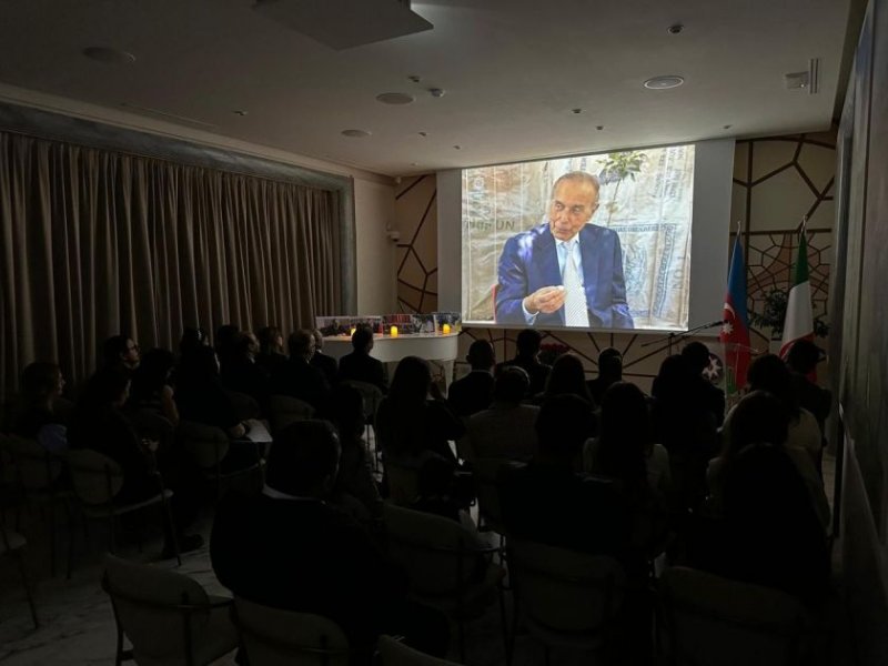 ASAP xarici ölkələrdə Ümummilli Liderin anım gününə həsr olunmuş silsilə tədbirlər keçirib