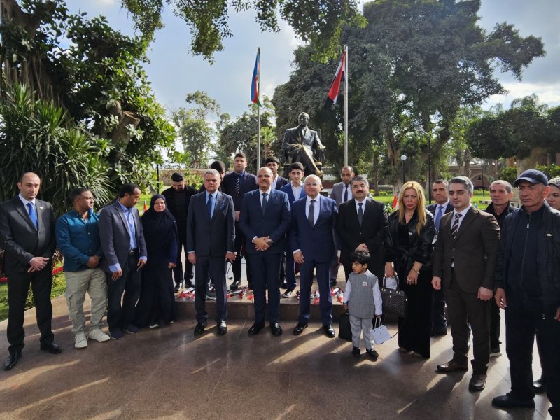 Müxtəlif ölkələrdə Ulu Öndər Heydər Əliyevin əziz xatirəsi anılıb