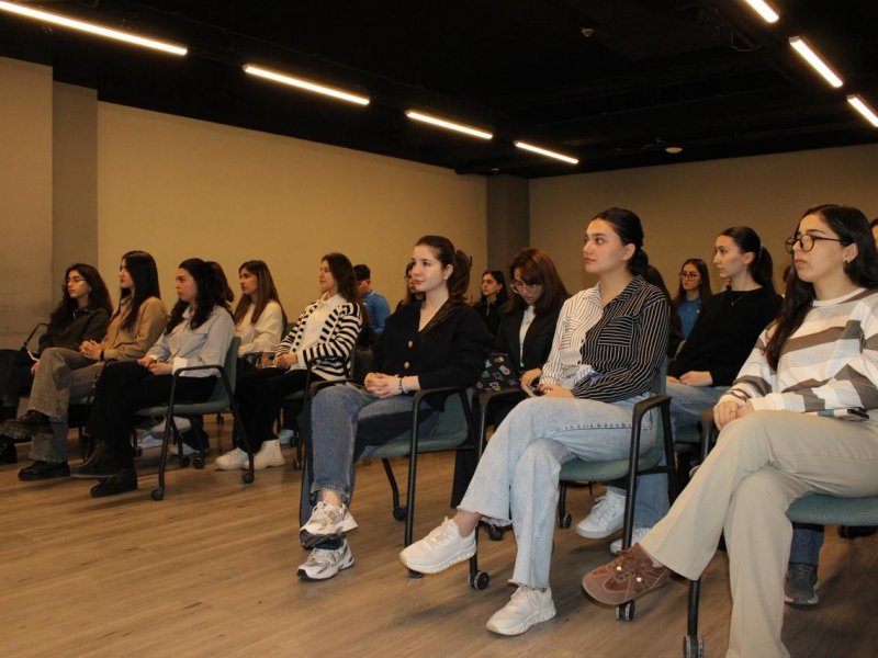 “InnovateHER: Fuelling Women’s Success in STEM” layihəsi çərçivəsində silsilə seminarlar keçirilib 