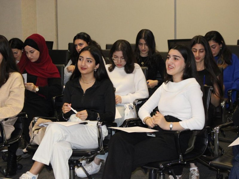 “InnovateHER: Fuelling Women’s Success in STEM” layihəsi çərçivəsində silsilə seminarlar keçirilib 