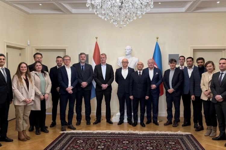 Azərbaycanla Niderland arasında iqtisadi tərəfdaşlıq müzakirə olunub