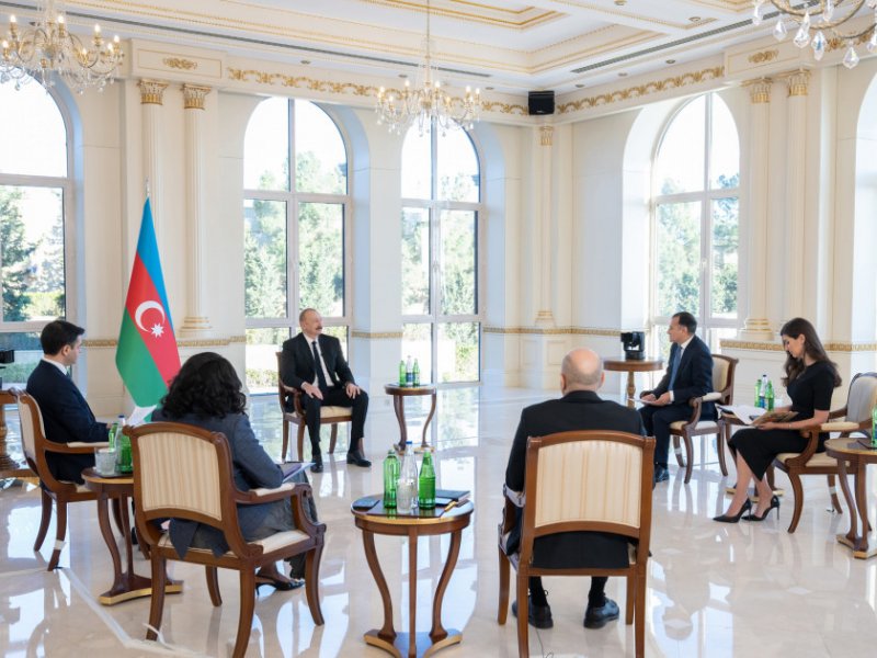 Azərbaycan Prezidenti İlham Əliyev yerli televiziya kanallarına müsahibə verib