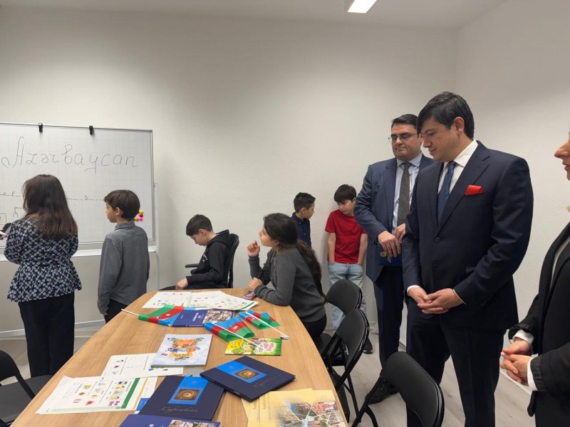 Xaricdə daha bir Azərbaycan Evi və həftəsonu məktəbi açılıb