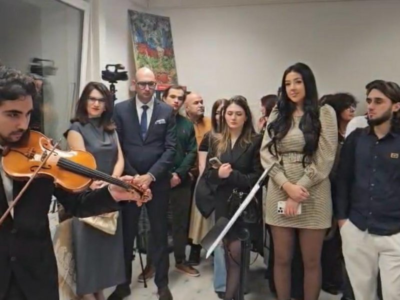 Xaricdə daha bir Azərbaycan Evi və həftəsonu məktəbi açılıb