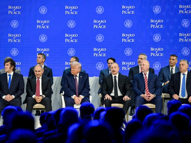 Prezident İlham Əliyev Davosda “Sülh Şurasının Nizamnaməsi” sənədinin imzalanma mərasimində iştirak edib