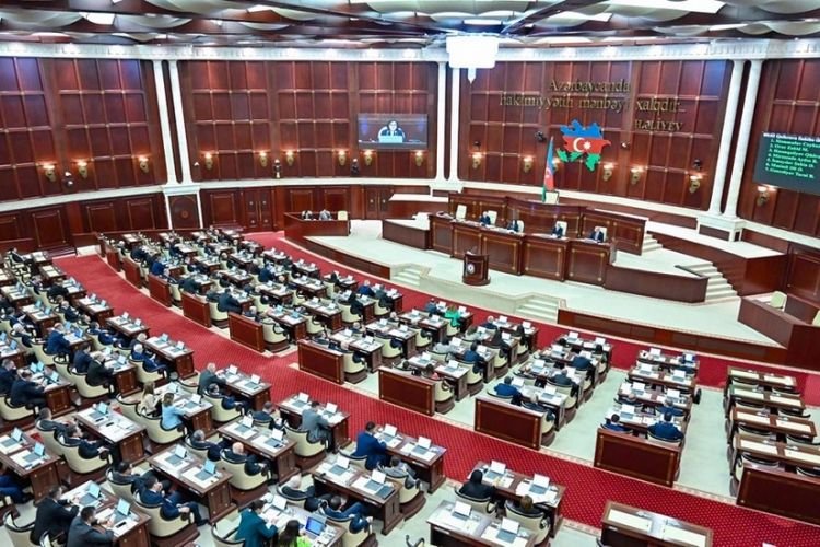 Milli Məclis Naxçıvan Konstitusiyasına çoxsaylı dəyişiklikləri II səsvermədə təsdiqləyib
