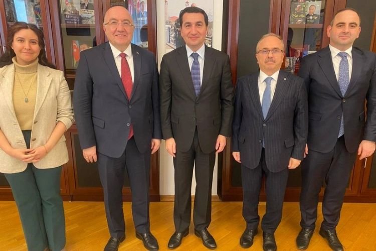 Hikmət Hacıyev Türkiyə XİN rəsmisi ilə regional prosesləri müzakirə edib