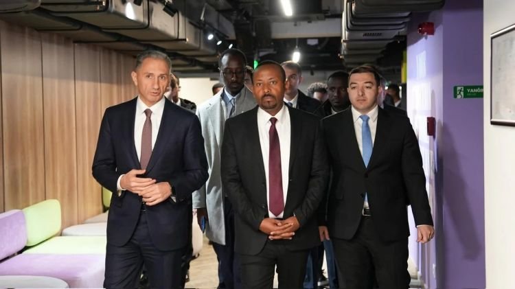 Azərbaycan Efiopiya ilə süni intellekt üzrə birgə təşəbbüslərin inkişafını müzakirə edib