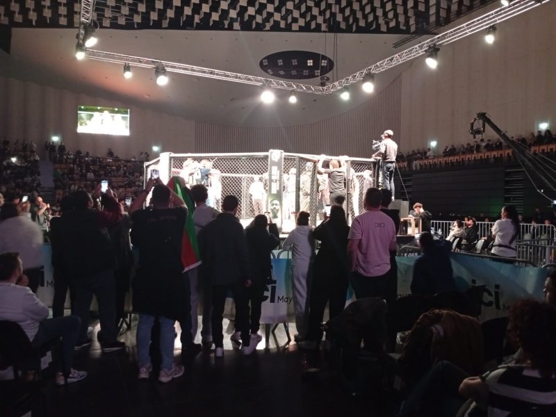 Beynəlxalq MMA turnirində azərbaycanlı idmançıya diaspor dəstəyi