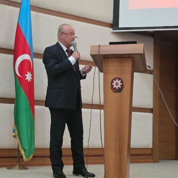 Lənkəranda pediatriyanın yeni yanaşmaları və tibbi innovasiyalara dair müasir çağırışlar müzakirə olundu