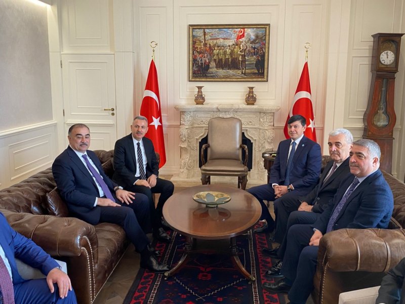 Fuad Muradov İzmir valisi ilə görüşüb
