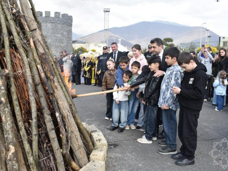 QAXDA BAYRAQ MEYDANINDA NOVRUZ BAYRAMI QEYD OLUNUB.