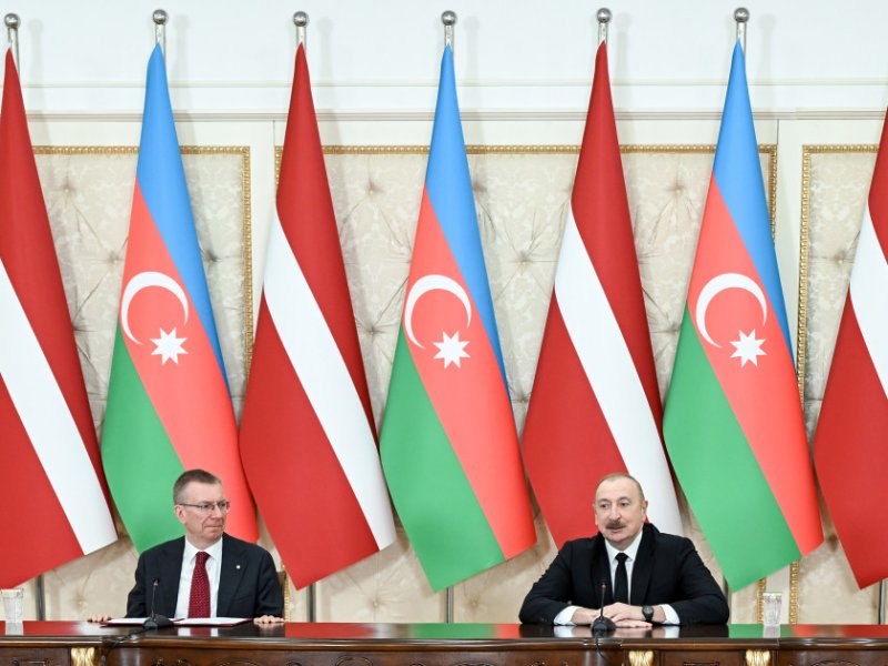 Azərbaycan Prezidenti İlham Əliyev və Latviya Prezidenti Edqars Rinkeviçs mətbuata bəyanatlarla çıxış ediblər
