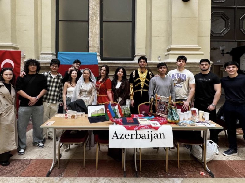 Budapeşt Korvinus Universitetində Azərbaycan guşəsi
