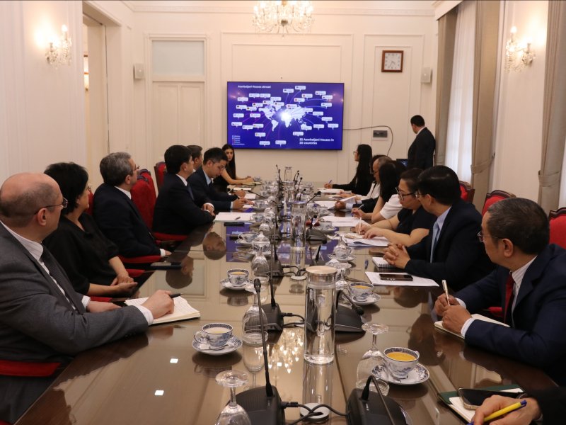 Fuad Muradov Vyetnamda bir sıra rəsmi görüşlər keçirib