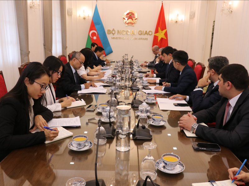 Fuad Muradov Vyetnamda bir sıra rəsmi görüşlər keçirib