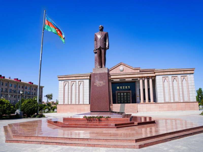 Azərbaycan Respublikası Dövlət Gömrük Komitəsinin sədri Naxçıvan Muxtar Respublikasına səfər edib