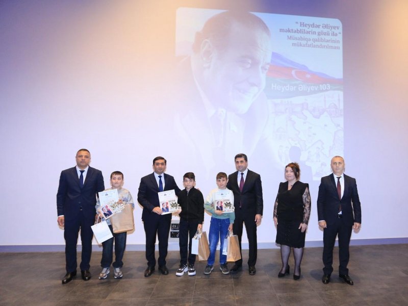 QAXDA “HEYDƏR ƏLİYEV MƏKTƏBLİLƏRİN GÖZÜ İLƏ” ADLI İNŞA YAZI MÜSABİQƏSİ QALİBLƏRİNİN TƏLTİFOLUNMA MƏRASİMİ KEÇİRİLİB.