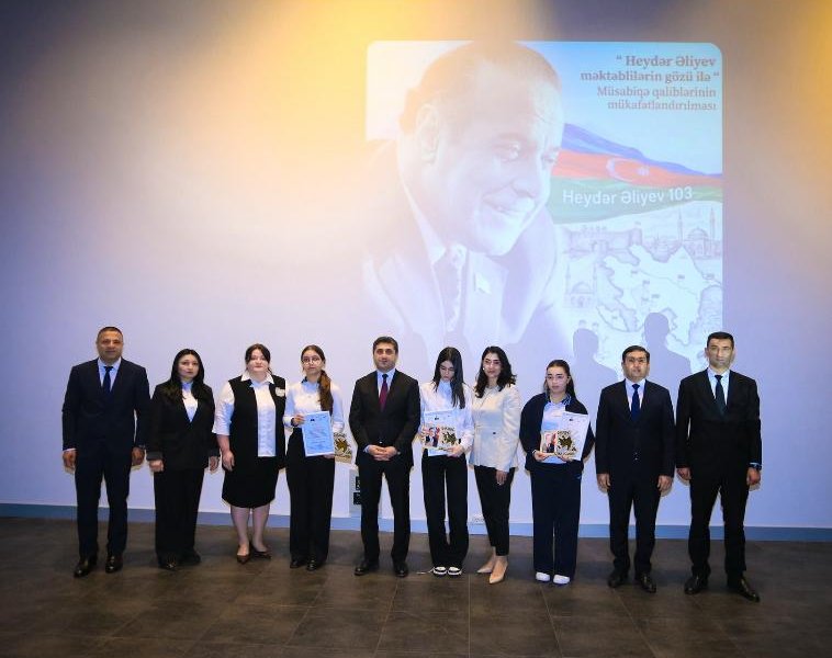 QAXDA “HEYDƏR ƏLİYEV MƏKTƏBLİLƏRİN GÖZÜ İLƏ” ADLI İNŞA YAZI MÜSABİQƏSİ QALİBLƏRİNİN TƏLTİFOLUNMA MƏRASİMİ KEÇİRİLİB.