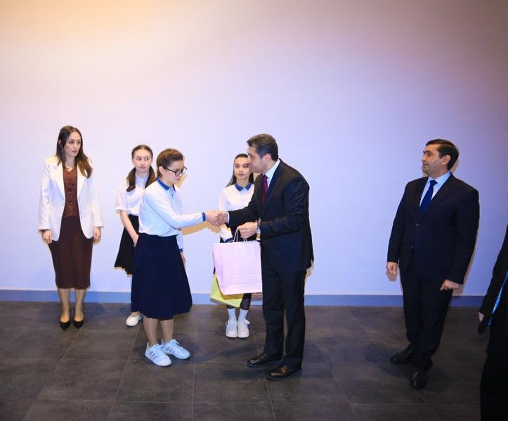 QAXDA “HEYDƏR ƏLİYEV MƏKTƏBLİLƏRİN GÖZÜ İLƏ” ADLI İNŞA YAZI MÜSABİQƏSİ QALİBLƏRİNİN TƏLTİFOLUNMA MƏRASİMİ KEÇİRİLİB.
