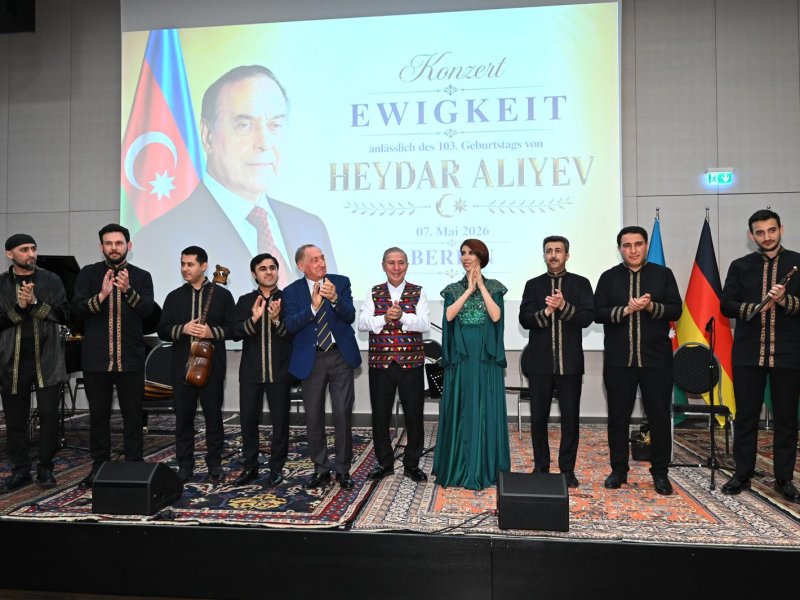Berlində Ulu Öndər Heydər Əliyevin anadan olmasının 103-cü ildönümü qeyd edilib