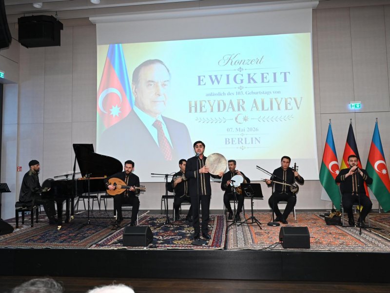 Berlində Ulu Öndər Heydər Əliyevin anadan olmasının 103-cü ildönümü qeyd edilib