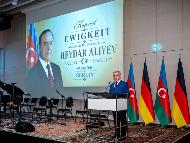 Berlində Ulu Öndər Heydər Əliyevin anadan olmasının 103-cü ildönümü qeyd edilib