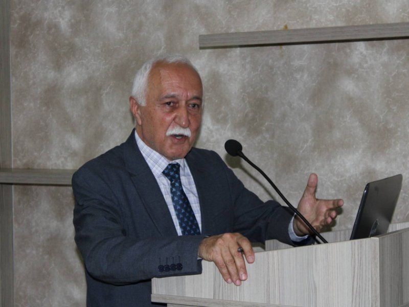 Balakəndə keçirilən konfransda Qarabağdakı “Ağıllı şəhər” konsepsiyasından və WUF13-ün əhəmiyyətindən danışılıb Balakəndə keçirilən konfransda Qarabağdakı “Ağıllı şəhər” konsepsiyasından və WUF13-ün əhəmiyyətindən danışılıb
